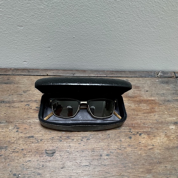 Sunglasses - Picture 3 of 4